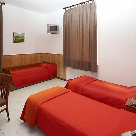 Hotell Trentina 2*